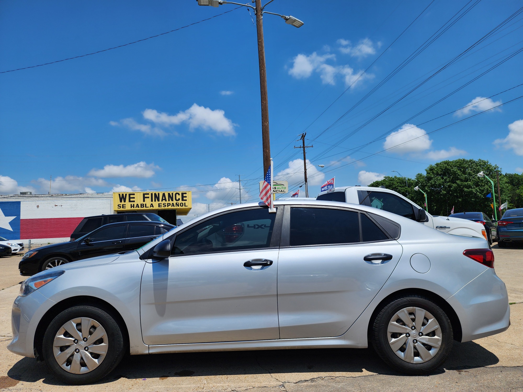 2018 SILVER Kia Rio LX (3KPA24ABXJE) with an 1.6L L4 DOHC 16V engine, 6A transmission, located at 2660 S.Garland Avenue, Garland, TX, 75041, (469) 298-3118, 32.885387, -96.656776 - Welcome to DallasAutos4Less, one of the Premier BUY HERE PAY HERE Dealers in the North Dallas Area. We specialize in financing to people with NO CREDIT or BAD CREDIT. We need proof of income, proof of residence, and a ID. Come buy your new car from us today!! This is a Very clean 2018 KIA RIO LX - Photo #6